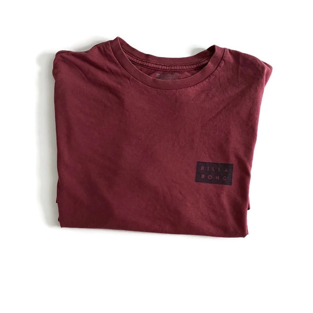 Billabong tailored fit t-shirt color faded red size medium